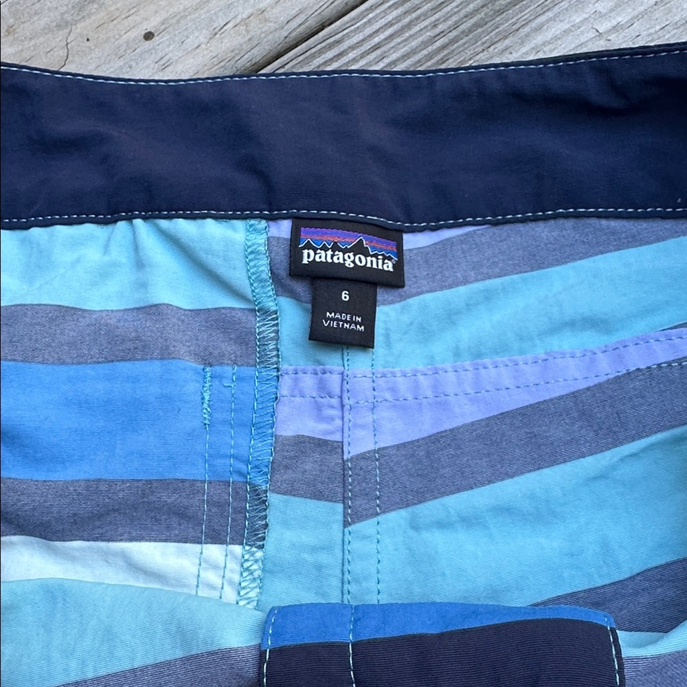 NWT Patagonia Wavefarer Blue Striped Board Shorts Zip-Pocket Tie Front Size 6 - Picture 4 of 9